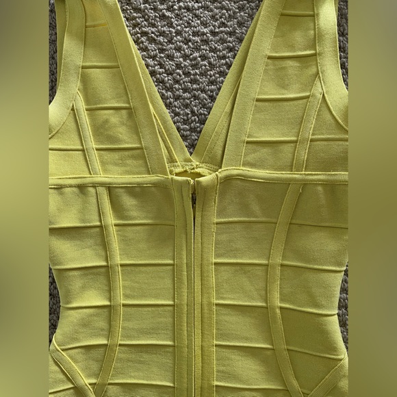 Yellow BODYCON dress - Picture 4 of 6